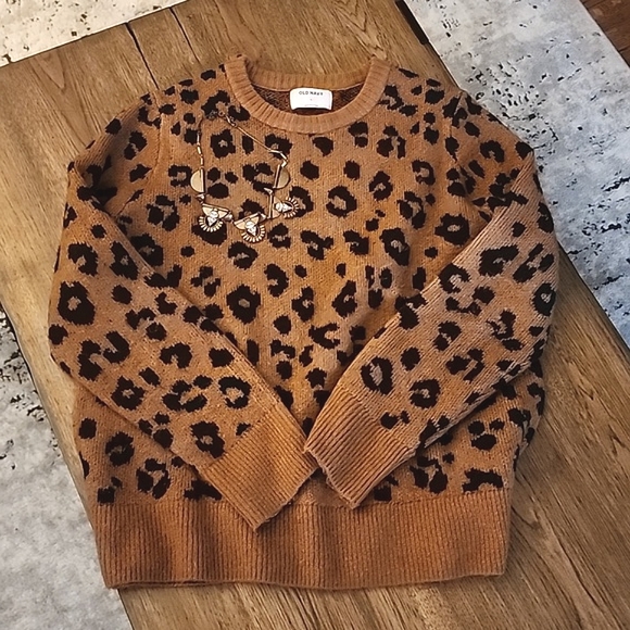 Old Navy Sweaters - Old Navy Animal Print Long Sleeve Sweater Women's Size XL